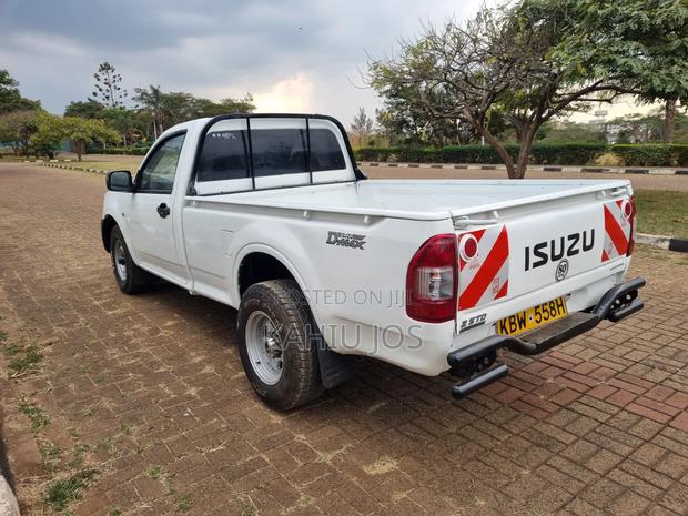 Isuzu D-MAX 2013 Off white