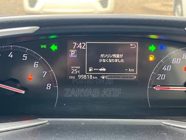 Toyota Sienta 2019 Silver