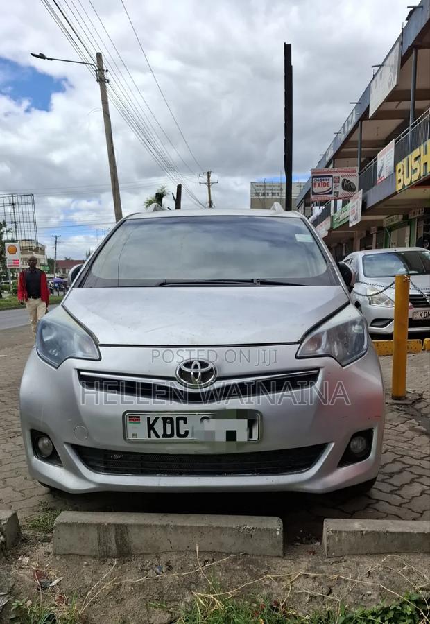 Toyota Ractis 2014 Silver