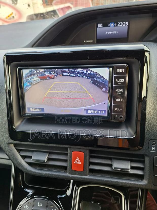 Toyota Noah 2019 Silver