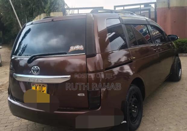 Toyota ISIS 2014