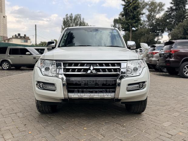Mitsubishi Pajero 2019 White