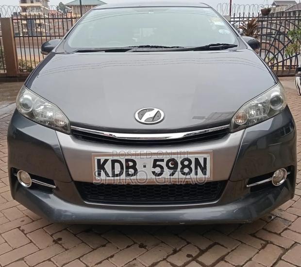 Toyota Wish 2014 Gray