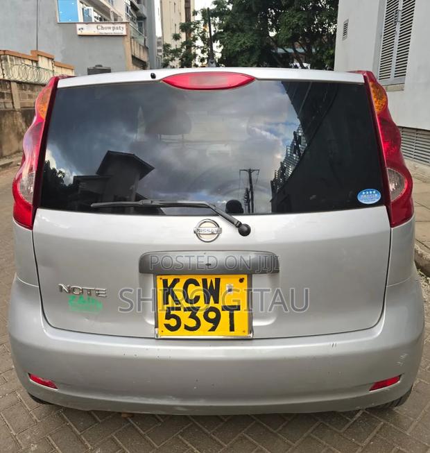 Nissan Note 2011 Silver
