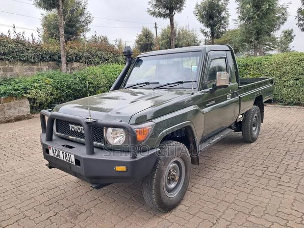 Toyota Land Cruiser 2014 Green