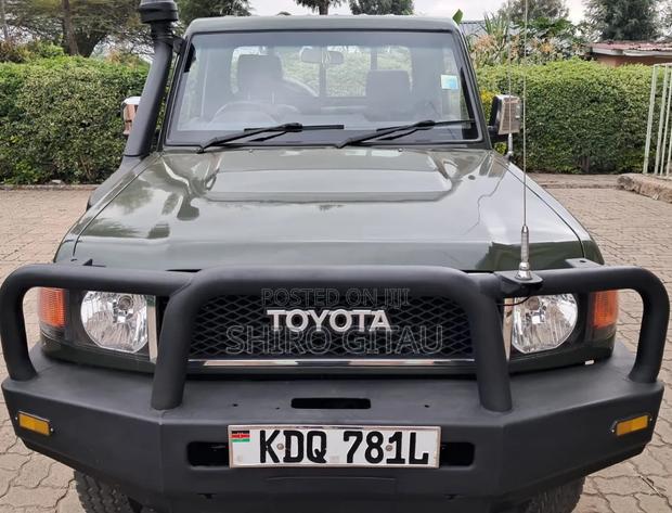 Toyota Land Cruiser 2014 Green