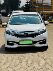 Honda Fit Shuttle 1.5 Hybrid 2WD 2018 White for sale