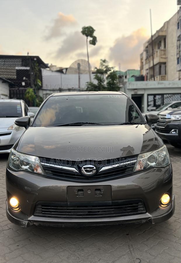Toyota Corolla Fielder 1.5 Hybrid FWD 2013 Brown