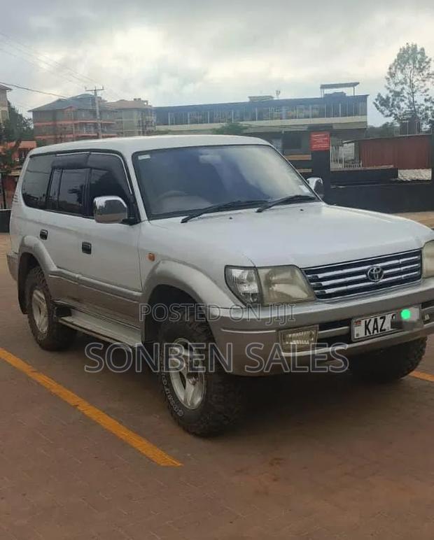Toyota Land Cruiser Prado 2.7 16V 5dr 2000 Beige