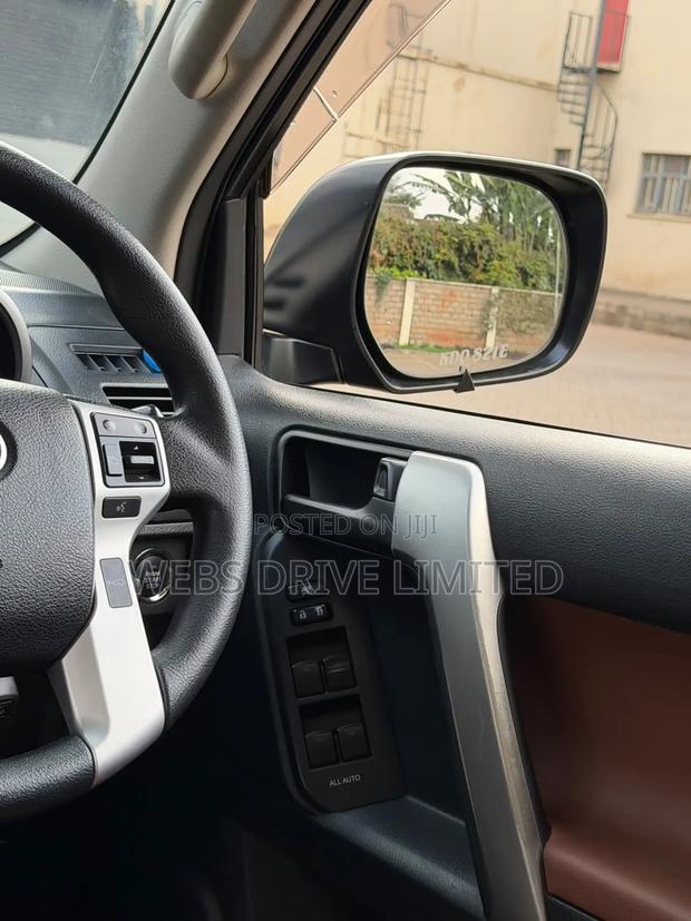 Toyota Land Cruiser Prado 2017 Black