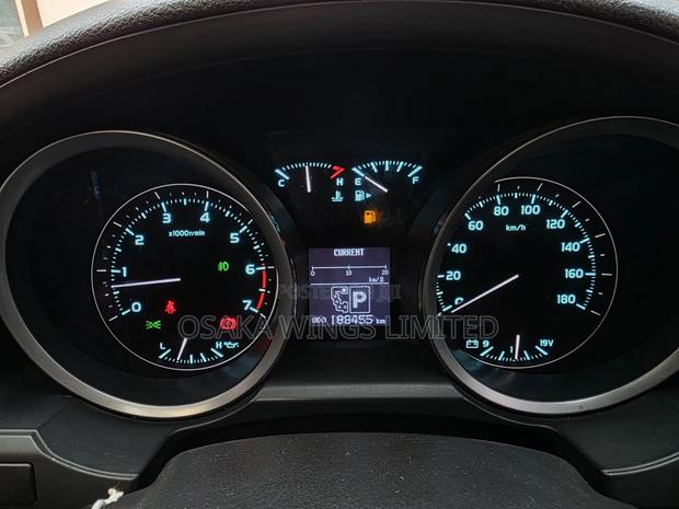 Toyota Land Cruiser 2010 White