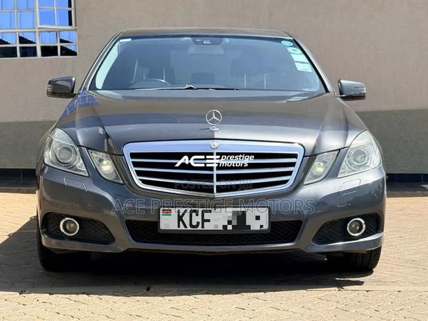 Mercedes-Benz E300 2010 Gray