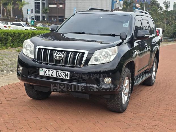 Toyota Land Cruiser Prado 2013