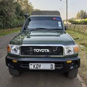 Toyota Land Cruiser 2018 Green for sale
