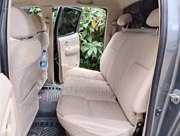 Toyota Hilux 2010 Gray