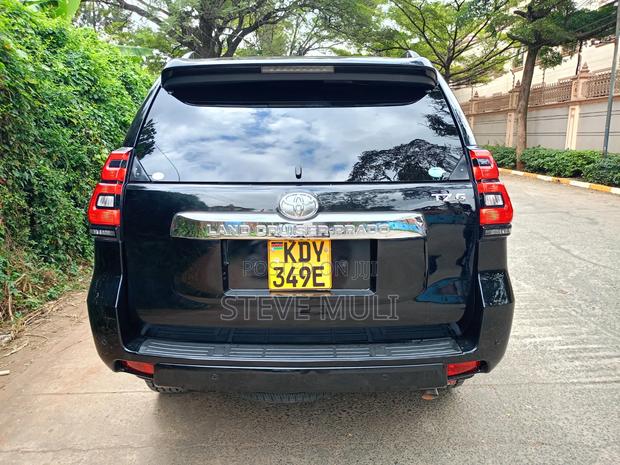 Toyota Land Cruiser 2016 Black