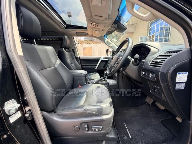 Toyota Land Cruiser Prado 2022 Black
