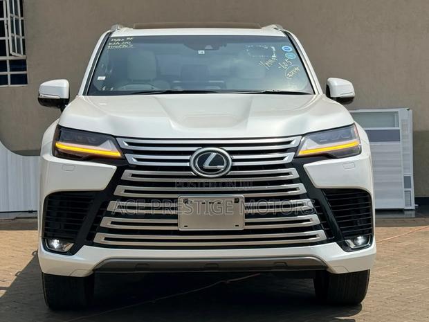 Lexus LX 600 2022 White