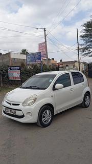 Toyota Passo 2014 Off white for sale