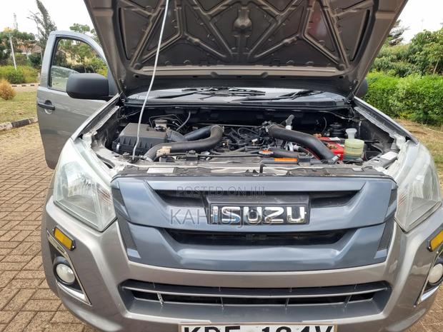 Isuzu D-MAX 2021 Gold