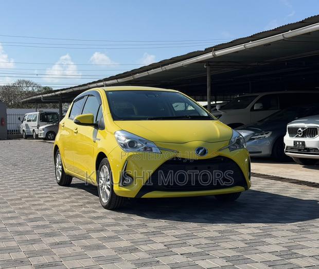 Toyota Vitz 2019 Yellow