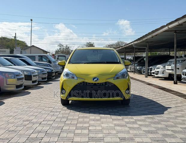 Toyota Vitz 2019 Yellow