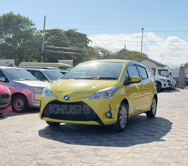 Toyota Vitz 2019 Yellow