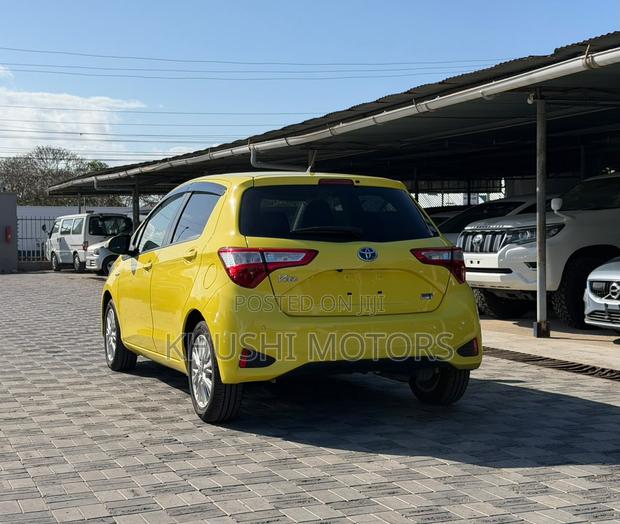 Toyota Vitz 2019 Yellow