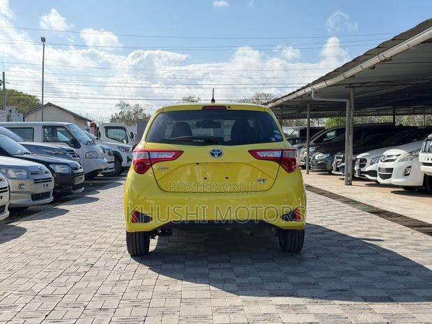 Toyota Vitz 2019 Yellow