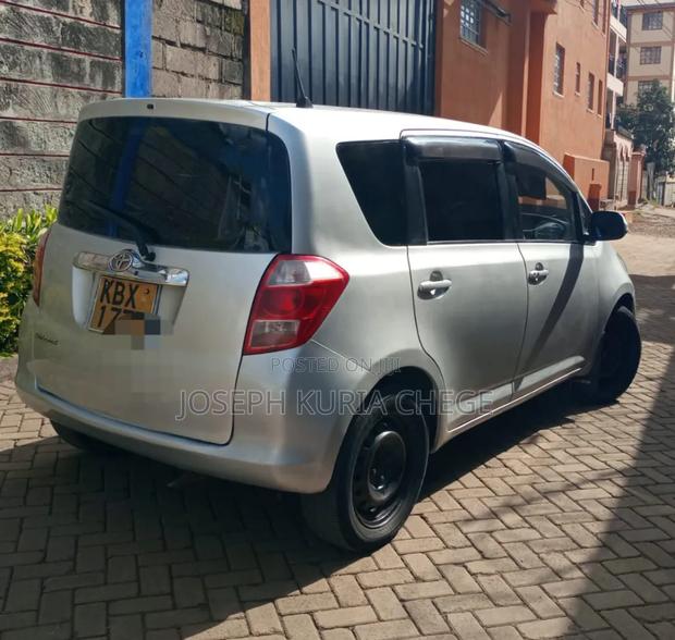 Toyota Ractis 2007 Silver
