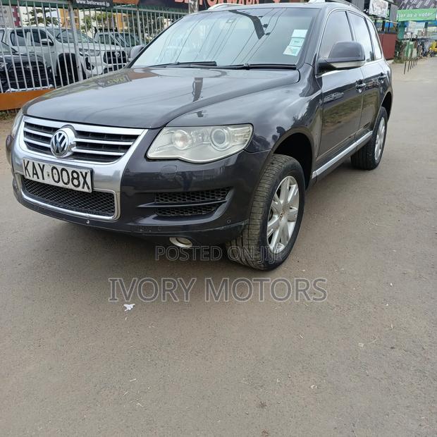 Volkswagen Touareg 2005 Gray