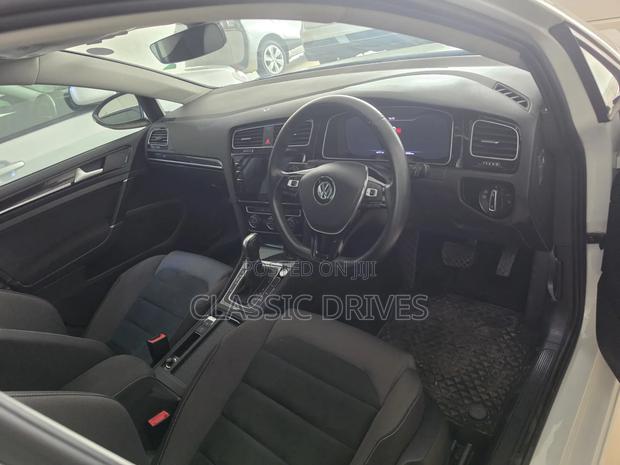Volkswagen Golf 2019 White
