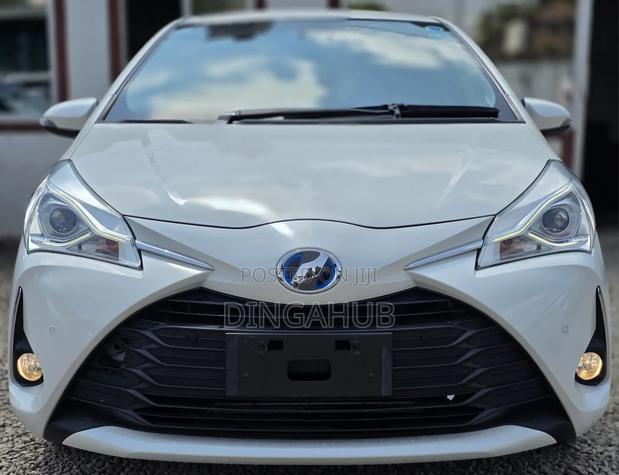 Toyota Vitz 1.5 FWD Hybrid 5dr 2019 White