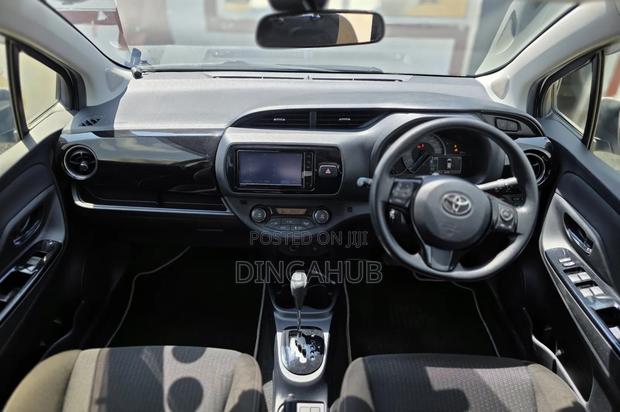 Toyota Vitz 1.5 FWD Hybrid 5dr 2019 White