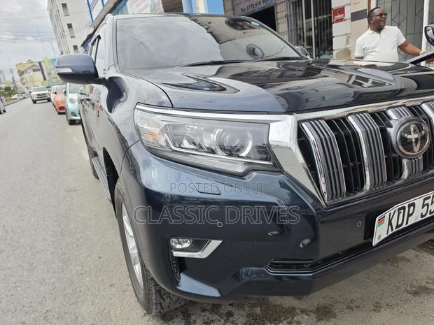 Toyota Land Cruiser Prado 2018 Blue