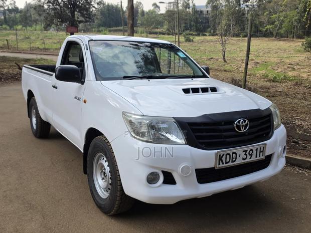 Toyota Hilux 3.0 D-4D 4x4 2014 White