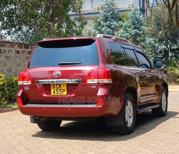 Toyota Land Cruiser 4.6 V8 ZX 2010 Red