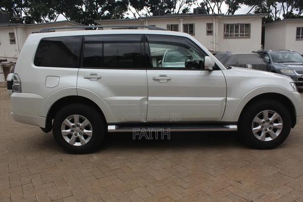 Mitsubishi Pajero 2019 White