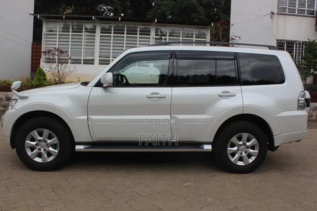 Mitsubishi Pajero 2019 White