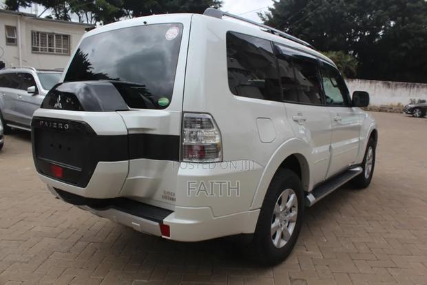Mitsubishi Pajero 2019 White