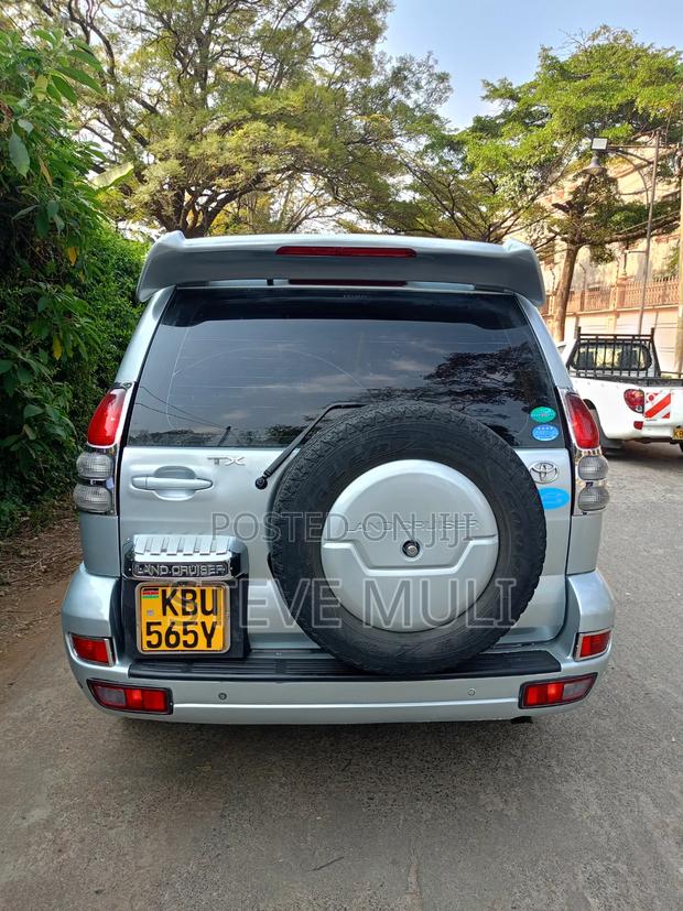 Toyota Land Cruiser Prado 2005 Silver