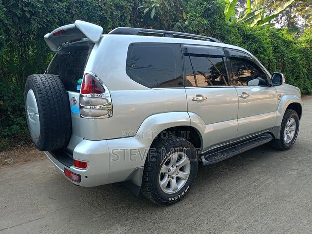 Toyota Land Cruiser Prado 2005 Silver