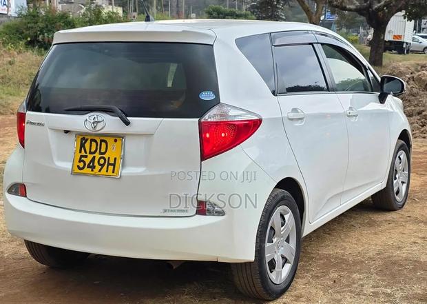 Toyota Ractis 2014 Silver