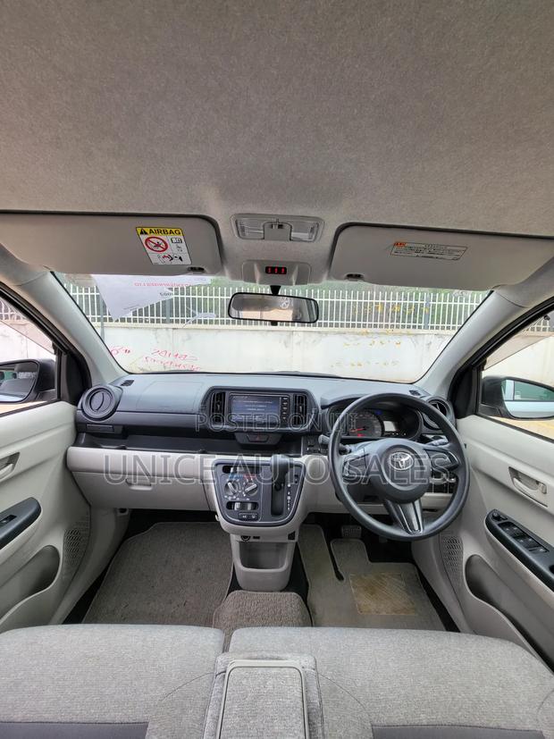 Toyota Passo 2019 Silver