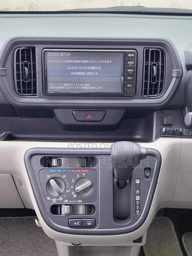 Toyota Passo 2019 Silver