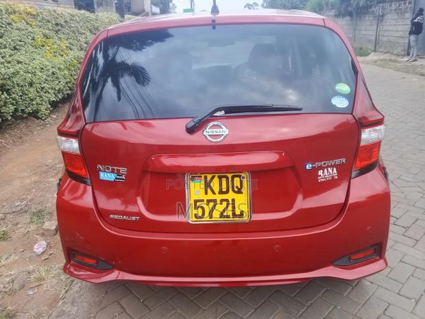 Nissan Note 2017 Red