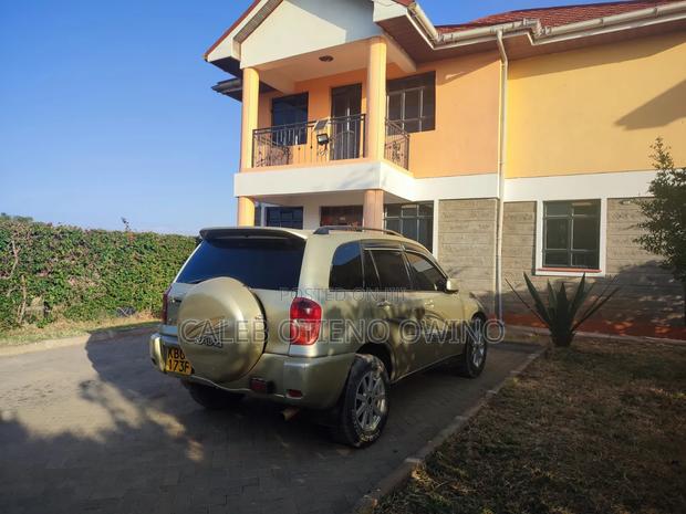 Toyota RAV4 2001 Beige