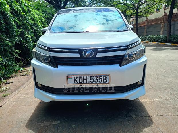 Toyota Noah 2016 White