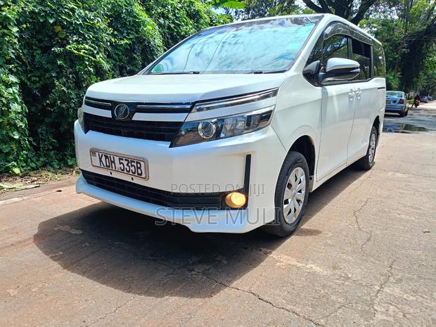 Toyota Noah 2016 White