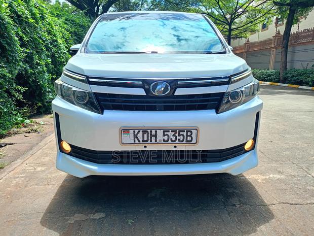 Toyota Noah 2016 White